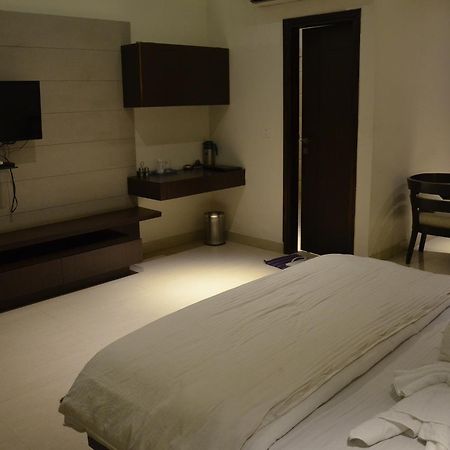 Hotel Aroma Inn Sirsa Eksteriør bilde