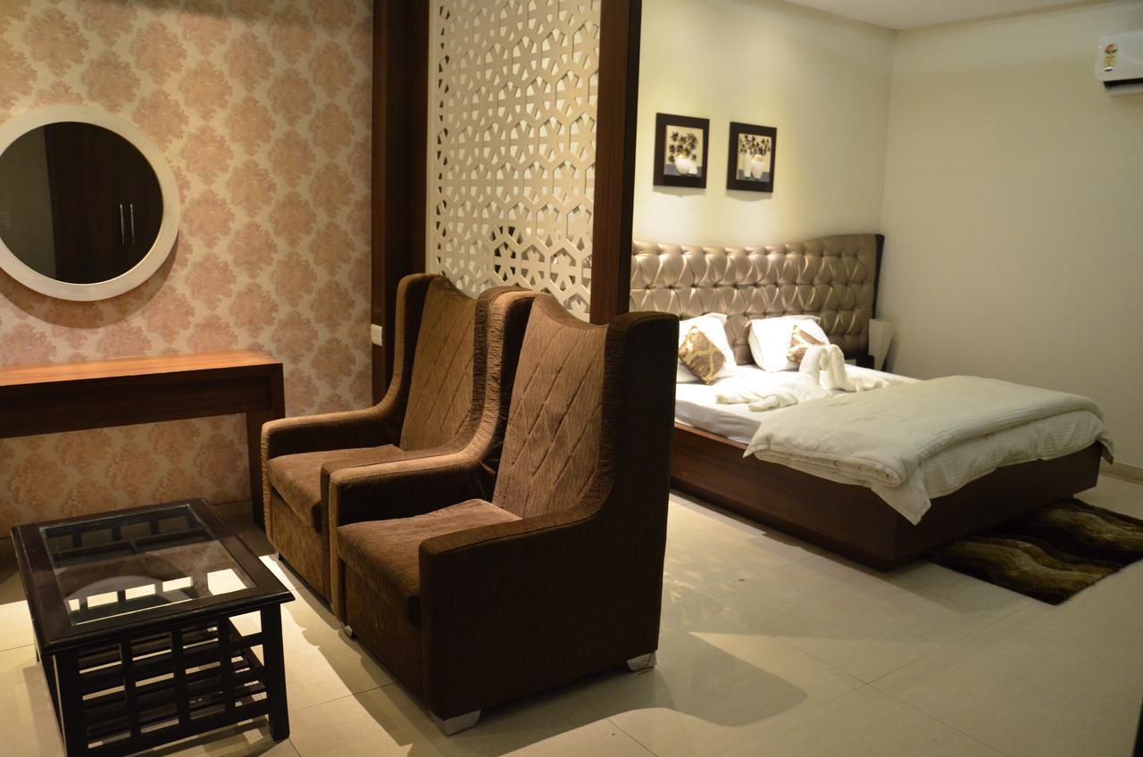 Hotel Aroma Inn Sirsa Eksteriør bilde